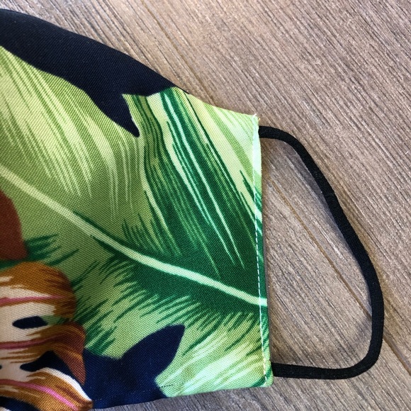 1  cotton face mask handmade Hawaiian hibiscus - Picture 3 of 4